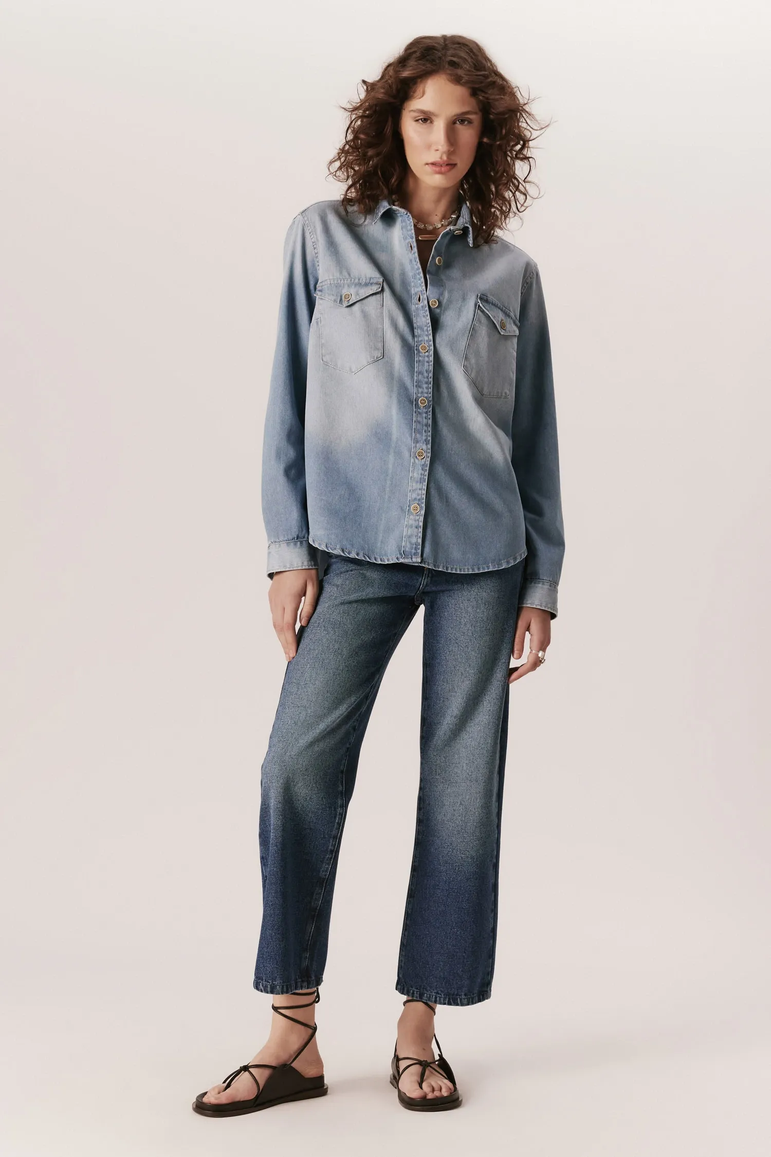 007311_CAMISA_JEANS_BOLSOS_AZULCLARO_ANDREAMARQUES -2-